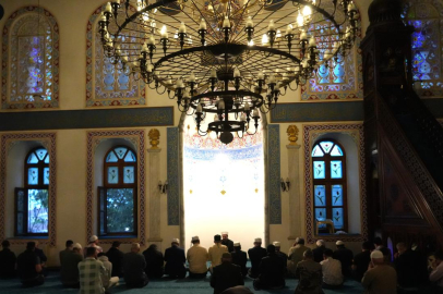 Şehitler ve Filistinliler için eller semaya kalktı!