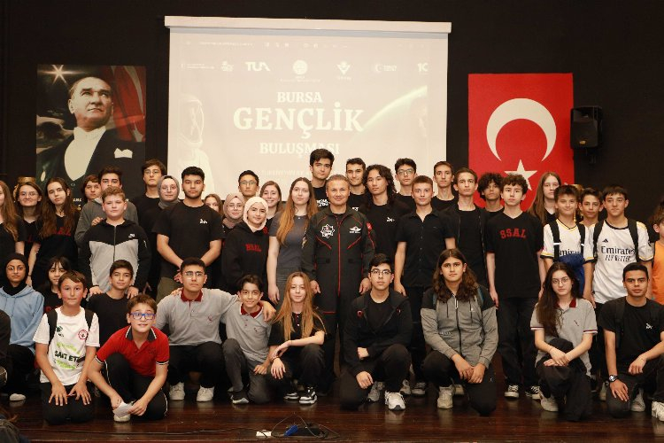 Alper Gezeravcı, Bursa'da öğrencilerle buluştu - Bursa Hayat Gazetesi-3