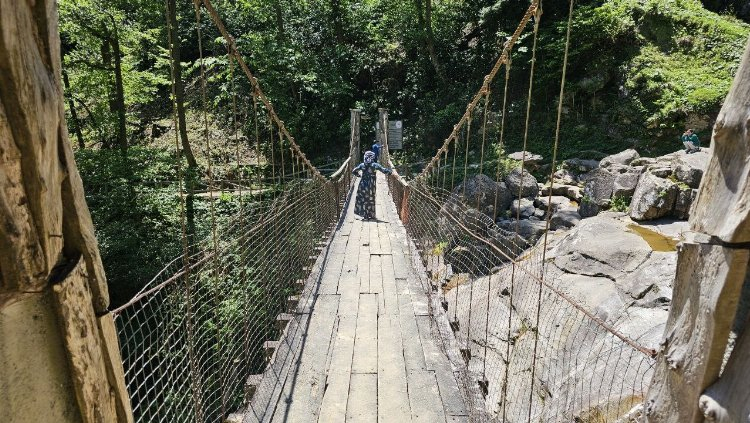 Mençuna Şelalesi: Yerli ve yabancı turistleri uğrak noktası oldu - Bursa Hayat Gazetesi-3