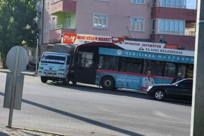 Elazığ'da körüklü otobüs ile pikap çarpıştı: 9 yaralı
