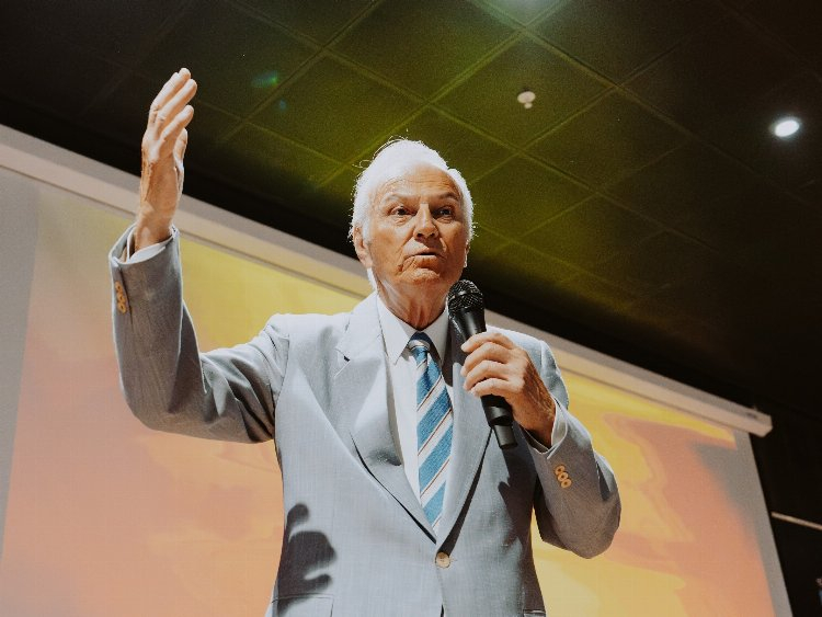 Yeşilçam'ın efsanesi Ediz Hun sevenleriyle buluştu - Bursa Hayat Gazetesi-2