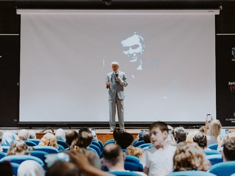 Yeşilçam'ın efsanesi Ediz Hun sevenleriyle buluştu - Bursa Hayat Gazetesi-3