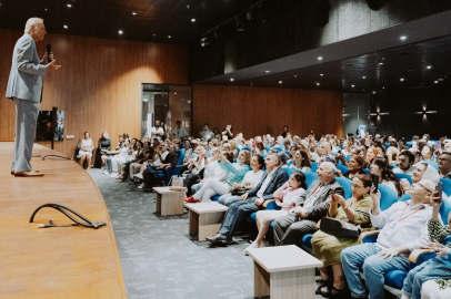 Yeşilçam'ın efsanesi Ediz Hun sevenleriyle buluştu