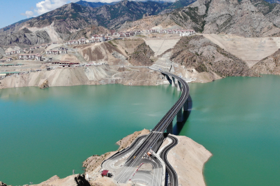 Ulaşım süresi 25 dakikaya düşecek: Yusufeli Merkez Viyadüğü hizmete açıldı!