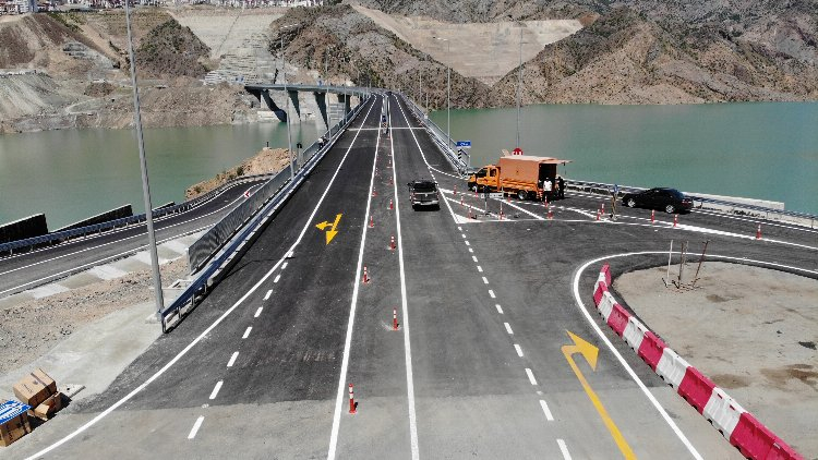 Ulaşım süresi 25 dakikaya düşecek: Yusufeli Merkez Viyadüğü hizmete açıldı! Bursa hayat Gazetesi -3