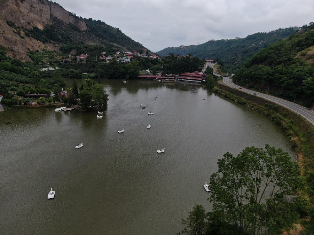 Vadi içindeki gölde deniz bisikleti yoğunluğu - Bursa Hayat Gazetesi-4