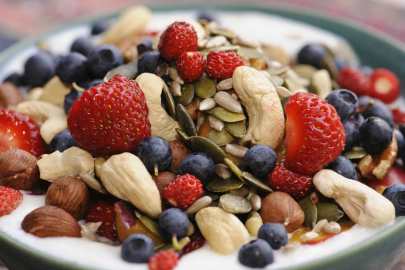 Gece acıkınca yiyebileceğiniz sağlıklı atıştırmalık önerileri