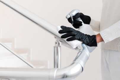 Metal yüzeylerdeki çizikler nasıl temizlenir?