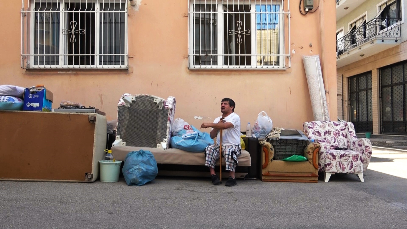 Bursa'da engelli aile kira yüzünden sokakta kaldı - Bursa Hayat Gazetesi-5