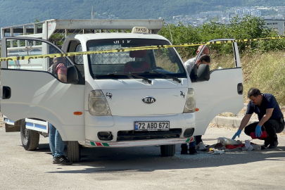 Bursa'da para için husumetlisini başından silahla vurdu