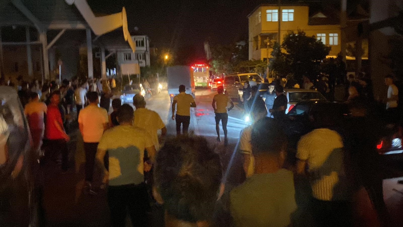 Araçlar ters çevrildi, iş yerleri ateşe verildi... 5 yaşındaki çocuğa taciz iddiası!  Bursa Hayat gAZETESİ -3