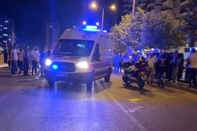 Minibüs yayalara çarptı: 1 ölü, 1 ağır yaralı