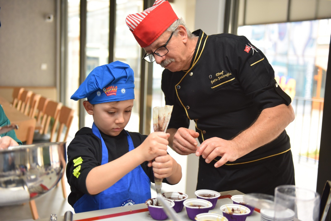 Bursa Yıldırım'da 800 çocuk bilim ve sanatla buluşuyor - Bursa Hayat Gazetesi-2