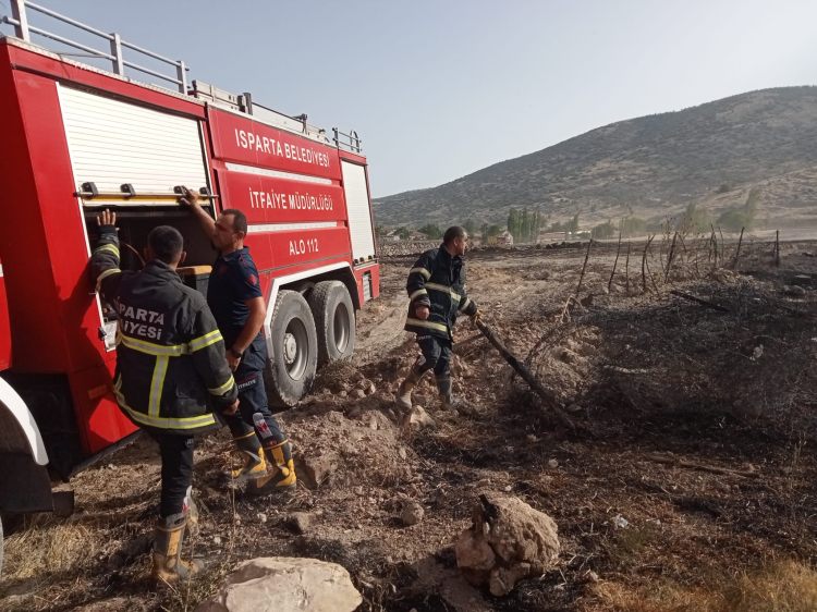 Isparta'da 80 dönüm tarım arazisi küle döndü - Bursa Hayat Gazetesi-3