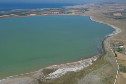 Arin Gölü doğal güzelliği ile hayran bırakıyor!