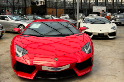 Ferrari, Aston Martin ve Lamborghini... Türkiye'de 4 katı fiyatına satılıyor!