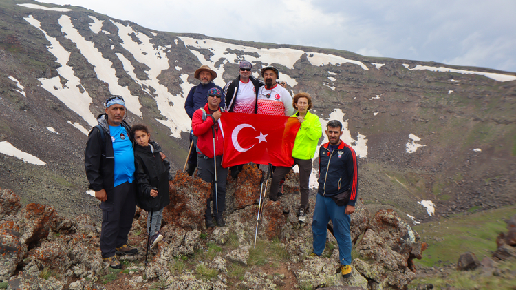 3 bin 500 rakımındaki meteor çukurları yeni rota oldu - Bursa Hayat Gazetesi-4
