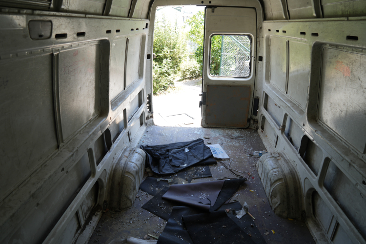 Bir mahallenin korkulu rüyası haline gelen araçlar - Bursa Hayat Gazetesi-2