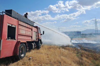 Kuru otların tutuşmasıyla çıkan yangın korkuttu