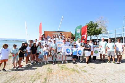 Bursa'da yelken yarışlarında kupalar sahiplerine takdim edildi