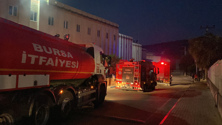 Bursa'da tekstil fabrikasında korkutan yangın - Bursa Hayat Gazetesi-4