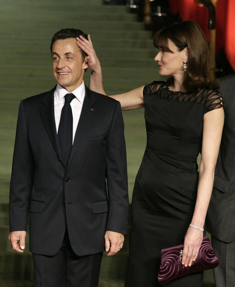 Carla Bruni kimdir?-Bursa Hayat Gazetesi-3