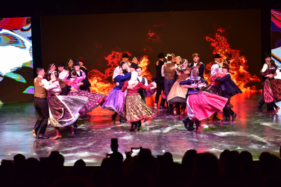 Uluslararası Altın Karagöz Halk Dansları Yarışması’nın coşkusu Bursa'yı sardı!