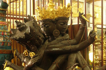 Meditasyon seansı 100 dolar: Yab-Yum Meditation nedir?