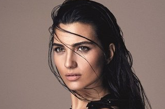 Tuba Büyüküstün'ün burcu ne? Tuba Büyüküstün ne zaman evlendi? Tuba Büyüküstün'ün çocuğu var mı?