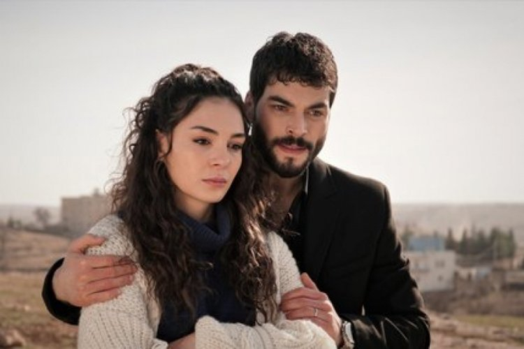 Ünlü oyuncu Akın Akınözü'nden yürek burkan veda mesajı! -Bursa Hayat Gazetesi-2