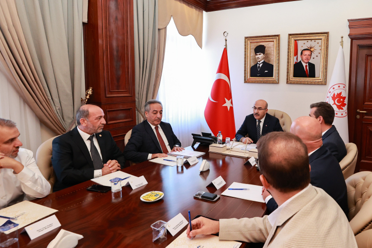 Vali Mahmut Demirtaş: Milli servet tarlada çürütülmesin - Bursa Hayat Gazetesi-2