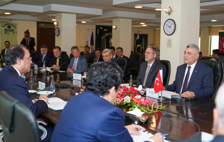 Ticaret Bakanı Ömer Bolat Pakistan'da - Bursa Hayat Gazetesi-2