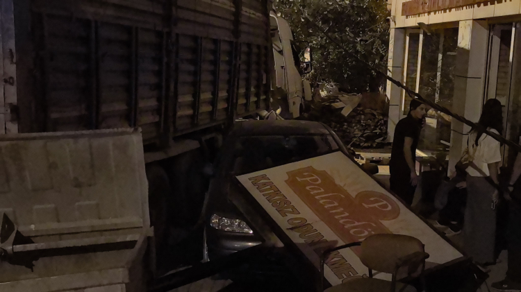 Bursa'da TIR dehşet saçtı! Bursa Hayat Gazetesi -3