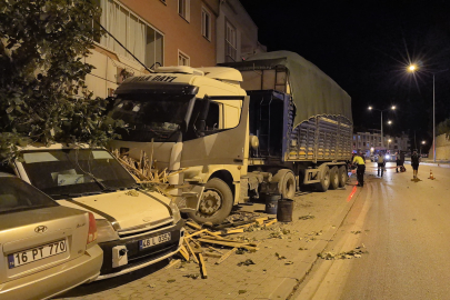 Bursa'da TIR dehşet saçtı!