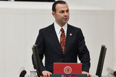 Seyithan İzsiz kimdir, kaç yaşında, nereli?