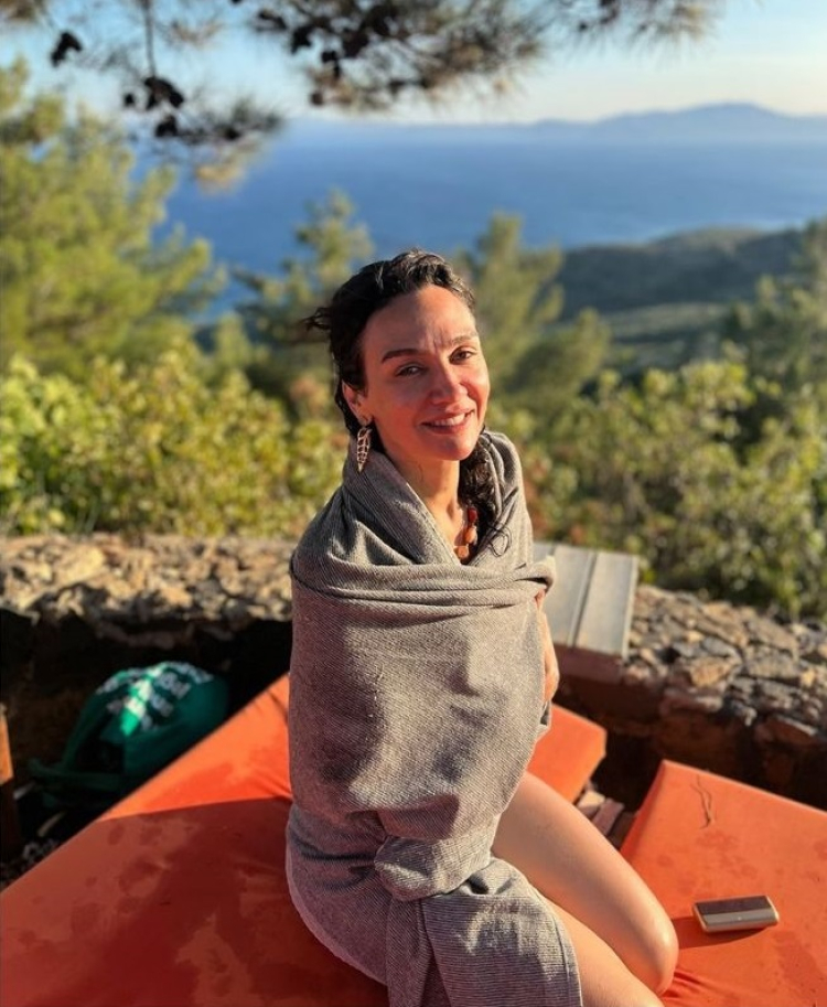 Birce Akalay ve Hakan Kurtaş'tan tatil pozları - Bursa Hayat Gazetesi-5