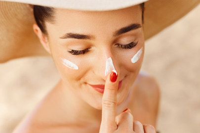 Sadece güneşli havalarda kullanmak yetmiyor! Soğuk havalarda güneş kremi kullanılır mı?