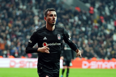 Oğuzhan Özyakup futbolu bıraktı!