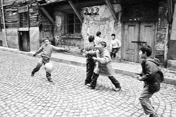 Mahalle kültürünün çocuklar üzerindeki rolü nedir?