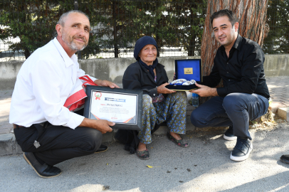 Bursa'da 82 yaşındaki Nefise Yılmaz'dan örnek çevre hareketi