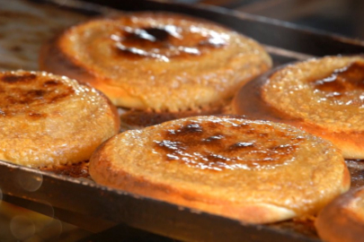Bursa’nın meşhur lezzeti tahinli pide! Evde tahinli pide yapımı