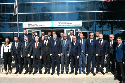 Bursa protokolü öğrencilerle bir araya geldi