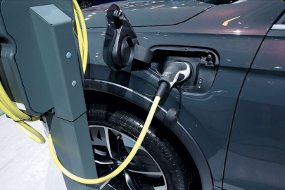 Uzun yolculuklarda hibrit araçların avantajları ve dezavantajları nelerdir?