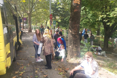 Bursa'da can pazarı: Belediye otobüsü kaza yaptı, yolcu camdan fırladı