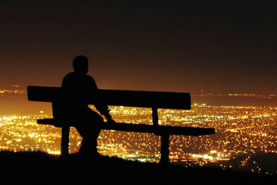 Şehirlerin parlayan ışıkları: Doğanın karanlığına karşı mücadele