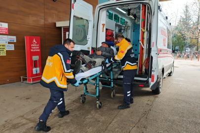 Bursa’da devrilen motosikletin sürücüsü yaralandı