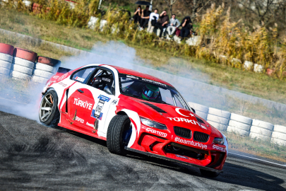 Berfu Tutumlu, Türkiye'ye drift şampiyonluğu getirdi!