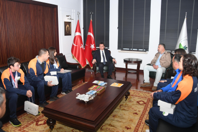 Osmangazi'nin başarılı sporcuları Bursa'ya şampiyonluklarla döndü