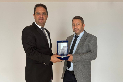 Bursa'da Basın İlan Kurumu çalışanı Ayvaz Halimoğlu için emeklilik töreni