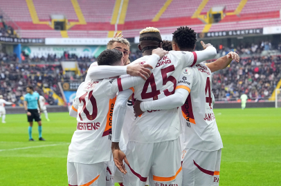 Galatasaray Kayseri’de şov yaptı! Fenerbahçe’yle fark 8’e çıktı